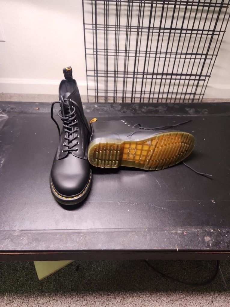 Mens Doc Martens Size 11