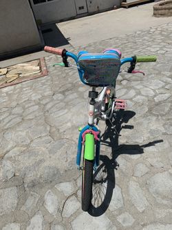 Girls bicycle plus helmet