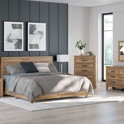 BRAND NEW! 5-PC Queen Bedroom Set 