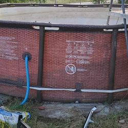 18x48  pool with brand new sand pump