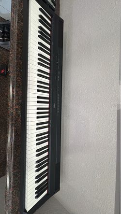 YAMAHA DIGITAL PIANO