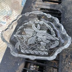 Fancy Crystal Plate With Etchings