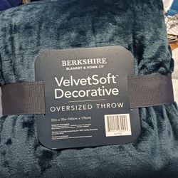 Velvet Oversized Throw