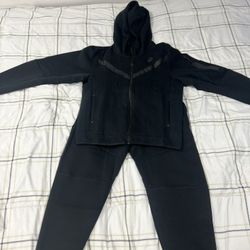 NIKE TECH FLEECE SET