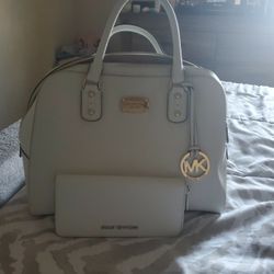 White Micheal Kors Bag