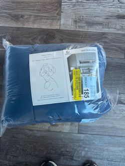 Queen Reversible Down Alternative Comforter Set + 2 Shams – Navy