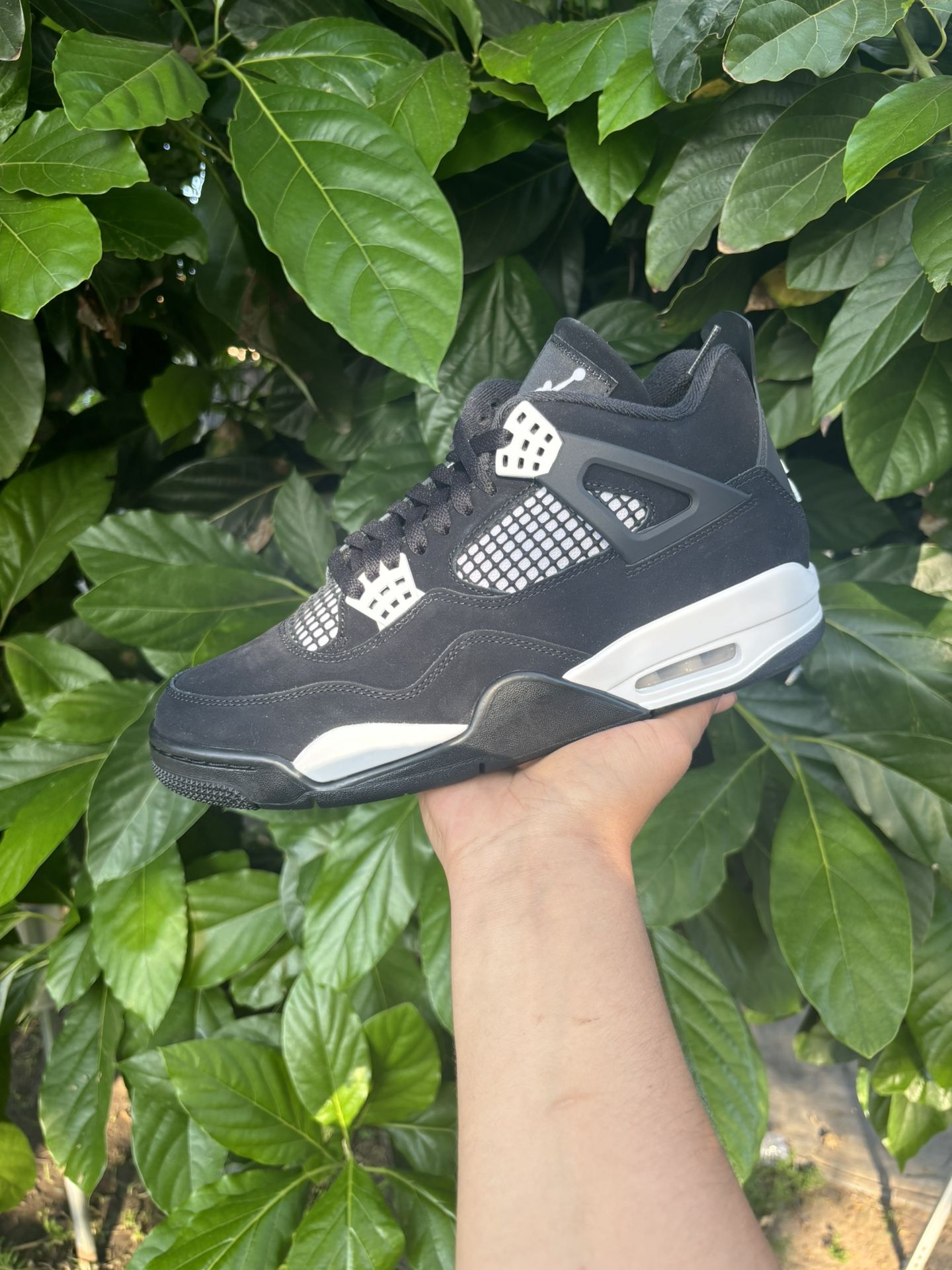 Jordan 4 Retro White Thunder