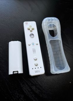 OEM Wii Remote With Silicone Cover  Tested And Working 