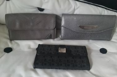 Ladies wallet lot