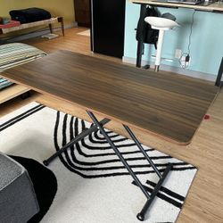 Adjustable Table 