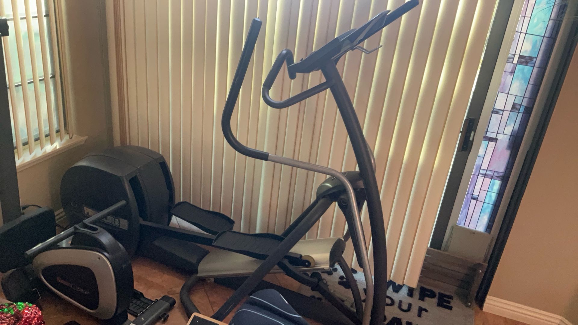 PRECOR EFX 5.33 ELLIPTICAL CROSS-TRAINER