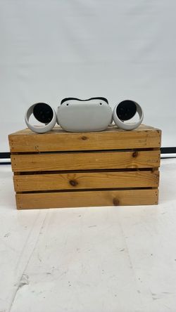 Meta Quest 2 VR Headset with Controllers
