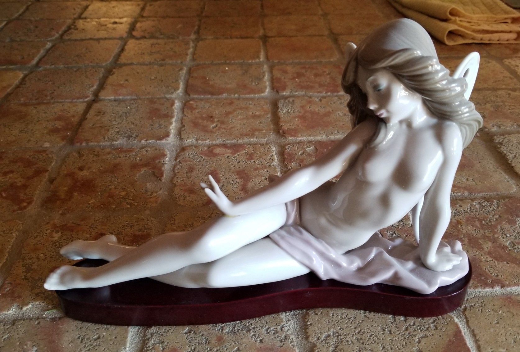 Lladro figurine, winged butterfly girl, Daydreaming Nymph.