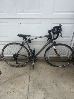 Diamondback Aíren road bike