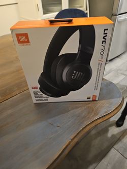 JBL 770NC Over The Ear Headphones