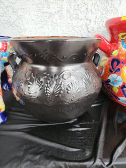 15%off maceta talavera ($70) tel (contact info removed)