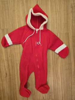Adorable vintage '80s Toddle Time Christmas Santa Claus infant onesie w footies