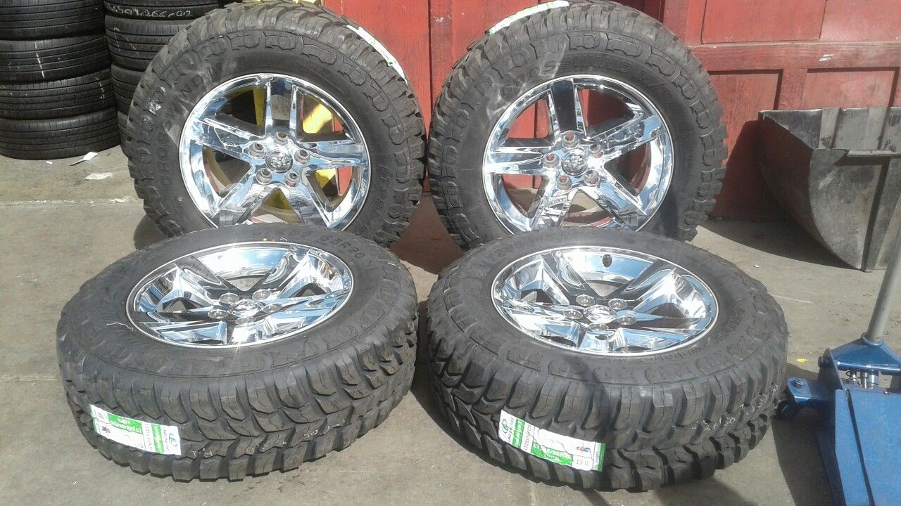 285/65r20 crosswind mt whit rims 20 inch ram