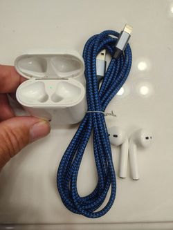 Apple AirPods with Charging Case