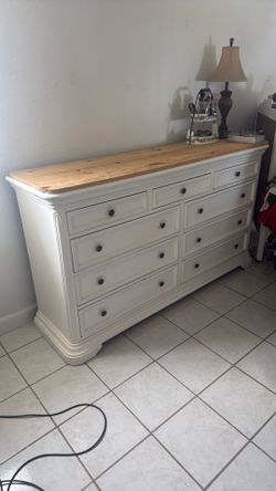 Dresser