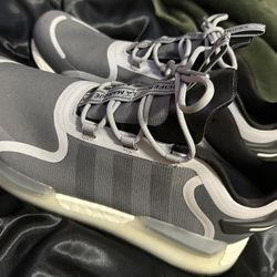Adidas Men’s Size 13 (nmd V3 Gore Tex grey)