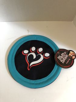 New mutt nation maranda lambert dog Frisbee