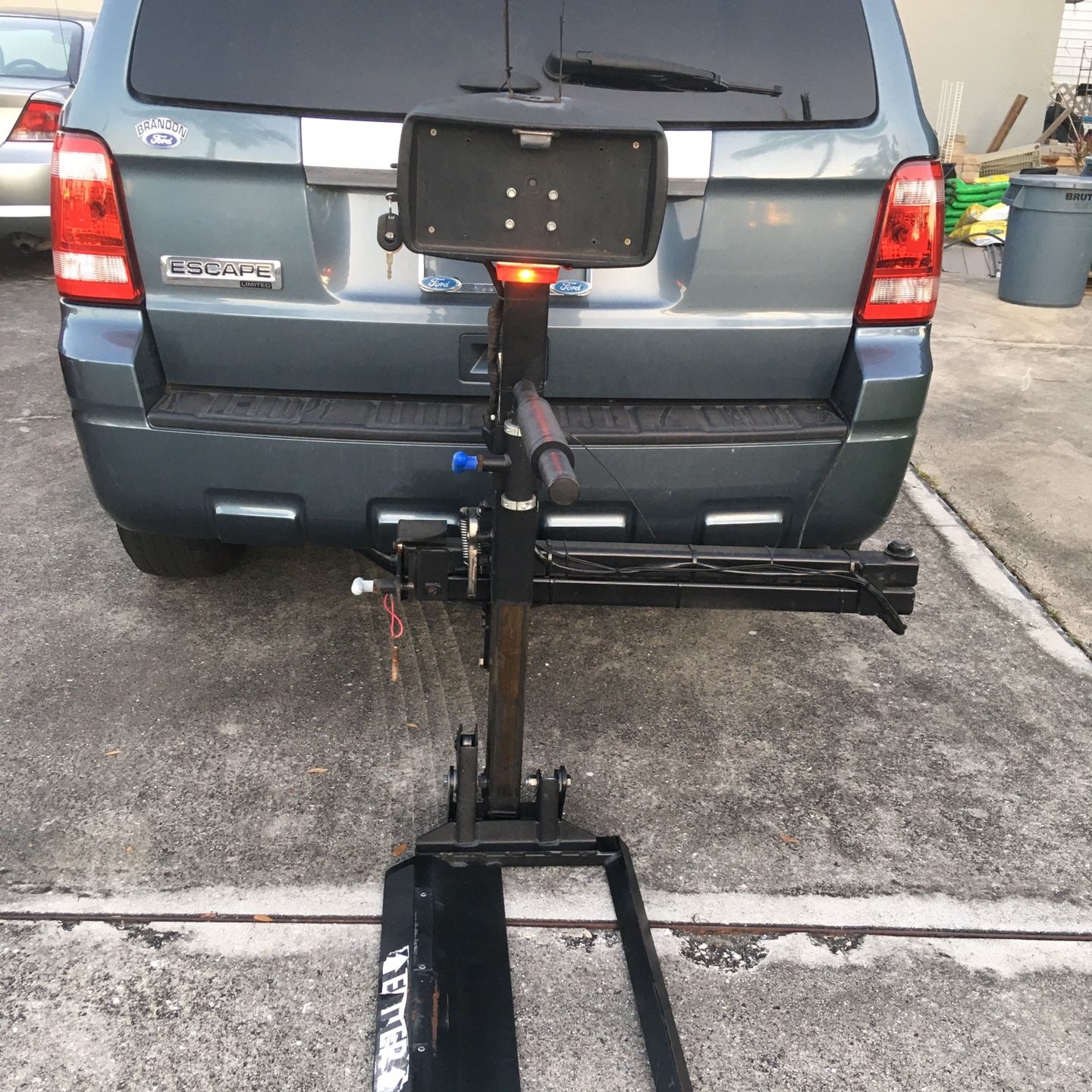 Power Wheelchair Lift / in 2” hitch - D/C Powered