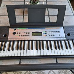 Yamaha Digital Keyboard 