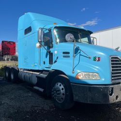 2014 Mack pinnacle Pinnacle