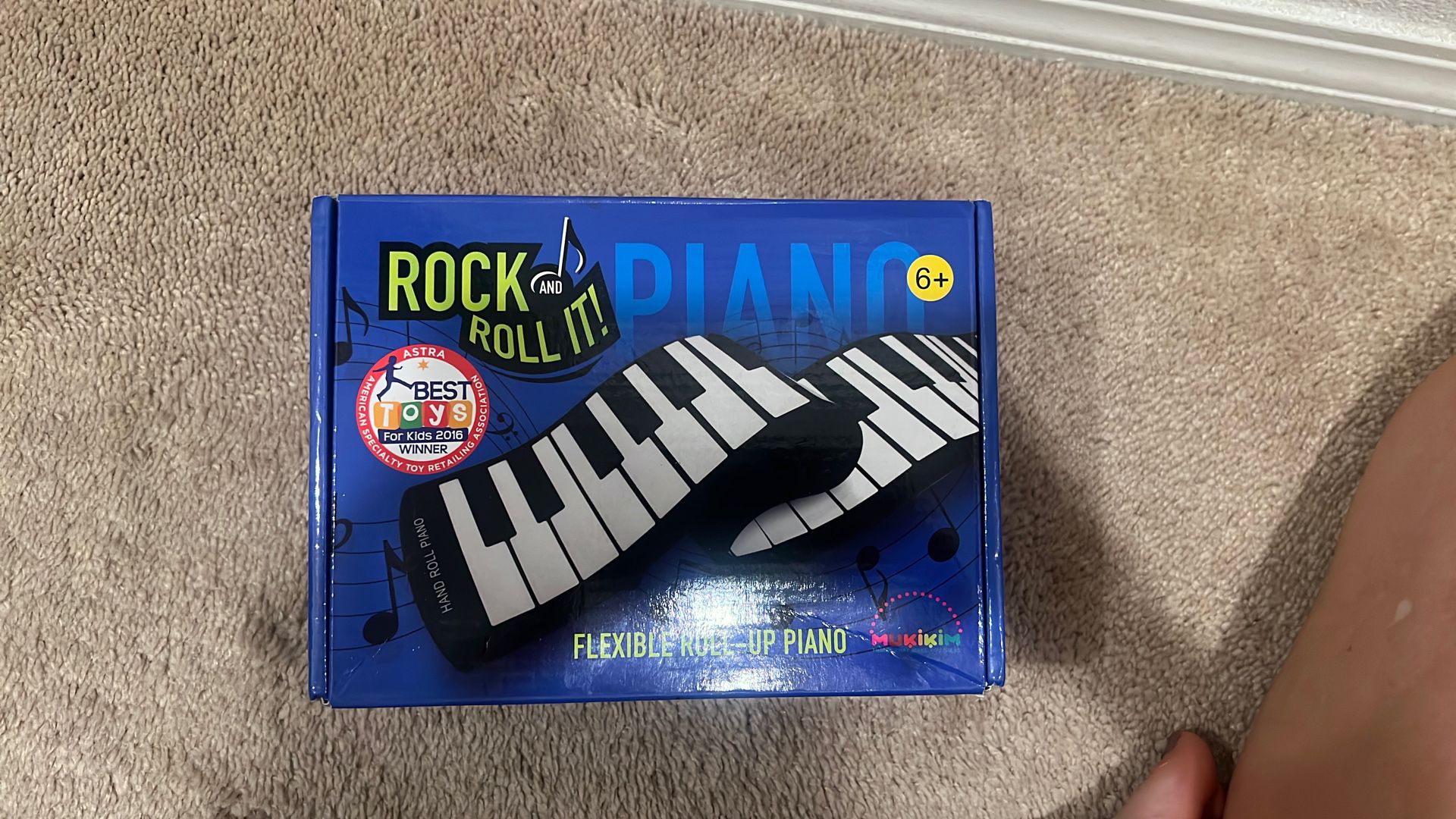 Flexible roll-up piano
