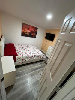 Queen bed with matress.