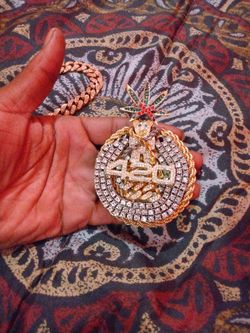 Selling My Jewelry For The Low 🔥🔥🔥FOR EVERYTHING YOU SEE IN THESE PICTURES $450.00 🔥🔥🔥.. This Is A 🔥 Deal Grabb It Before It's Gone Makes ...