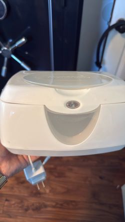Baby wipe warmer