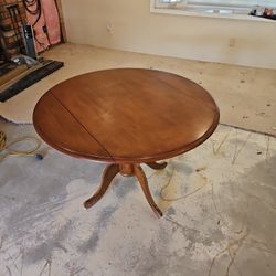 42" Round Dining Table