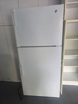 Used AppliancesWasher & Dryer Set, KitchenAid Refrigerator, GE Refrigerator & Microwave Package