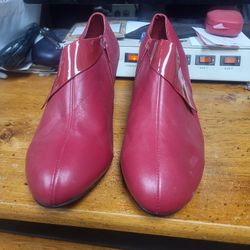 Woman's Aj Valencia Size 9 Shoes