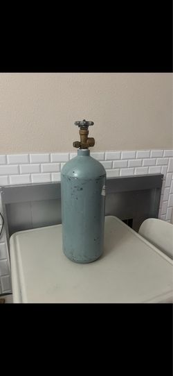 Helium Tank