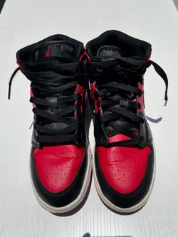 Nike Air Jordan 1 (Mid)