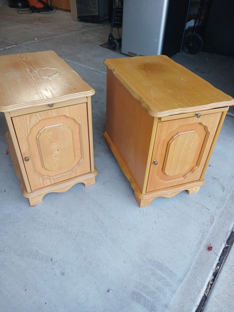 A Pair Of End Tables/ Nightstand