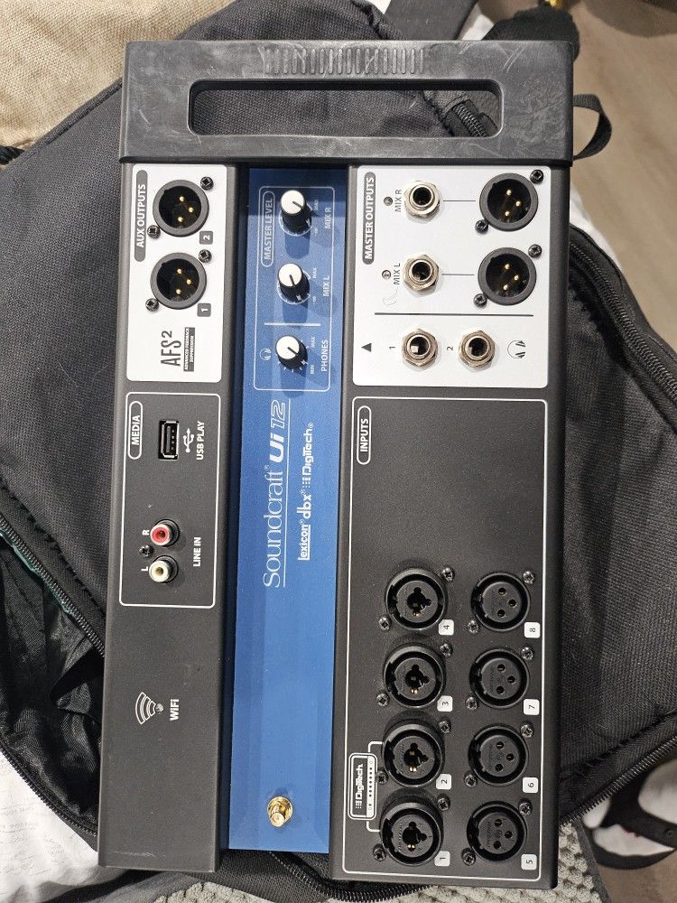 SOUNDCRAFT UI 12 MIXER