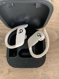 Authentic AirPod Pro no box like new excelente sounds $150