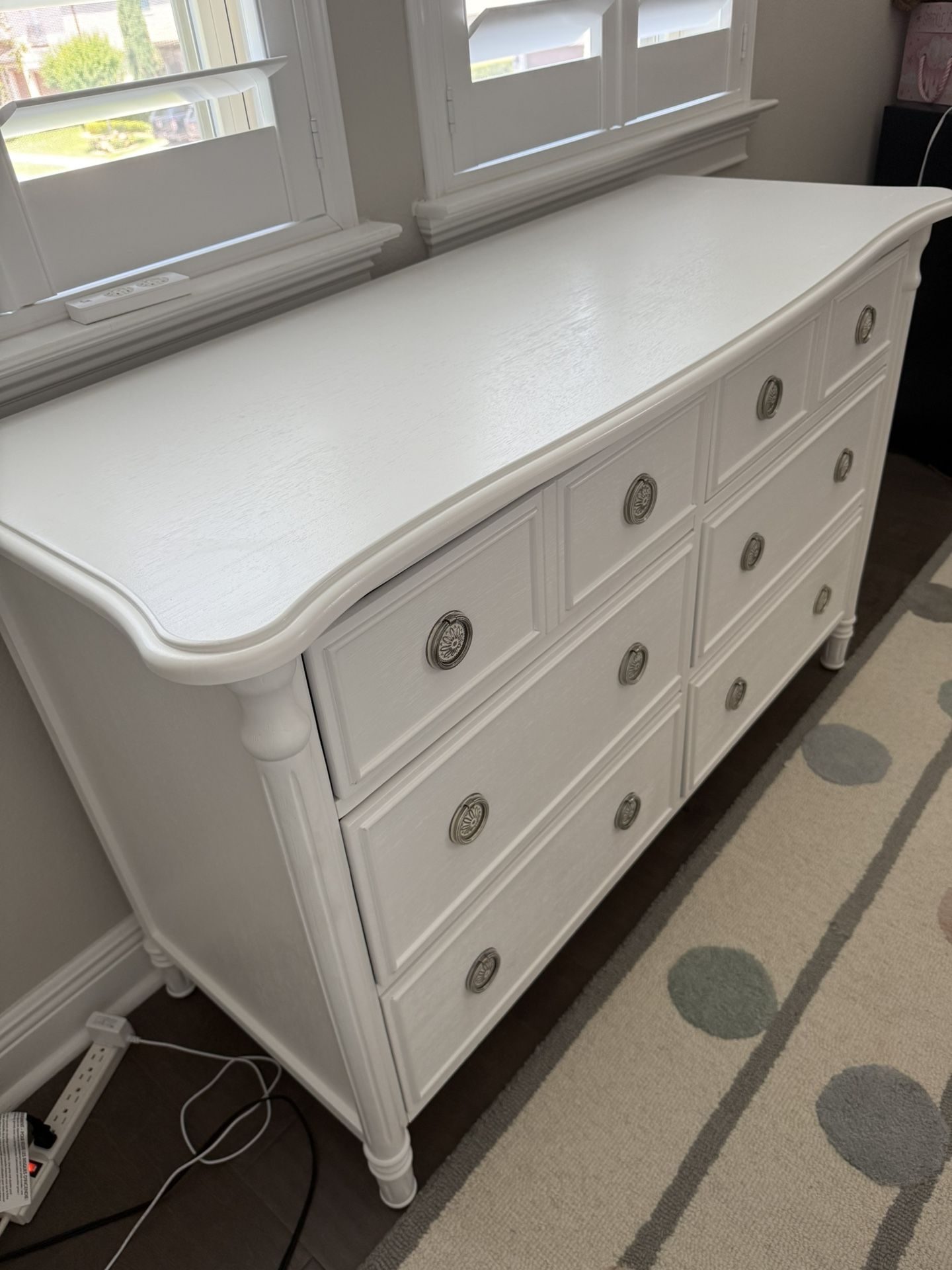 White Dresser Evolur