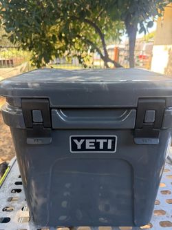 YETI Hard Cooler Charcoal Gray