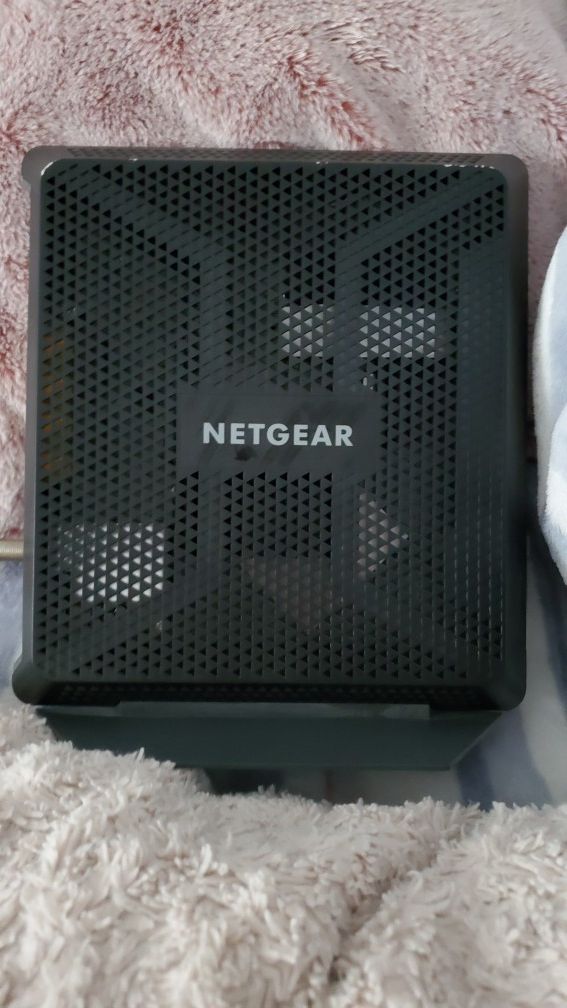 Netgear Nighthawk AC1900 Cable Modem Router Model C7000