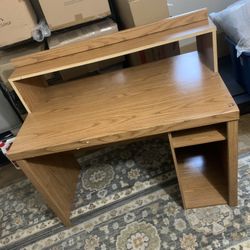 WOODEN DESK! (DIY APPROVED)