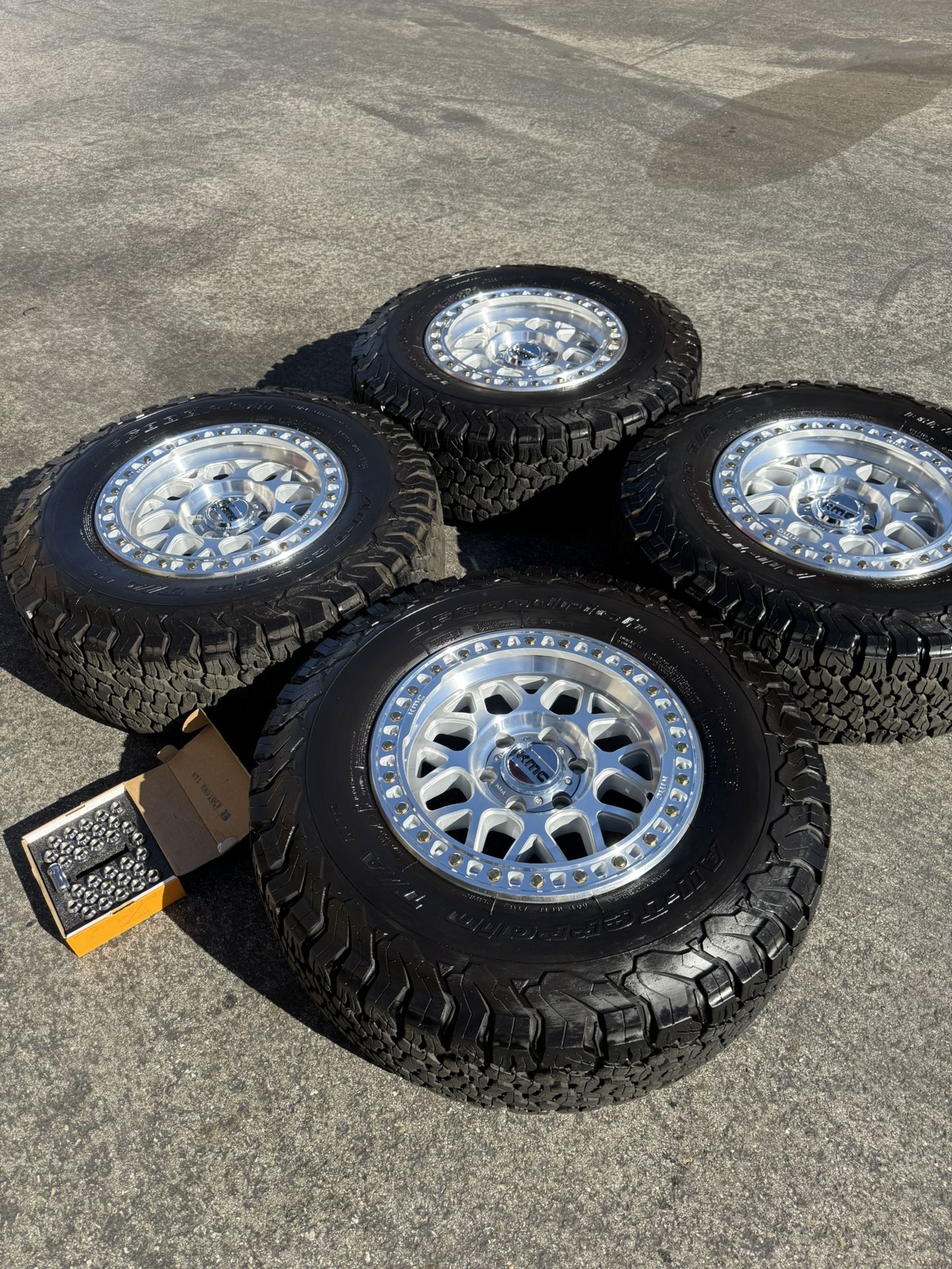 New Ford F-150 17” KMC Machine Polished Wheels And 33” BFG K02 Tires For Ford F-150 And Expedition Off-road Rims Rines 6x135