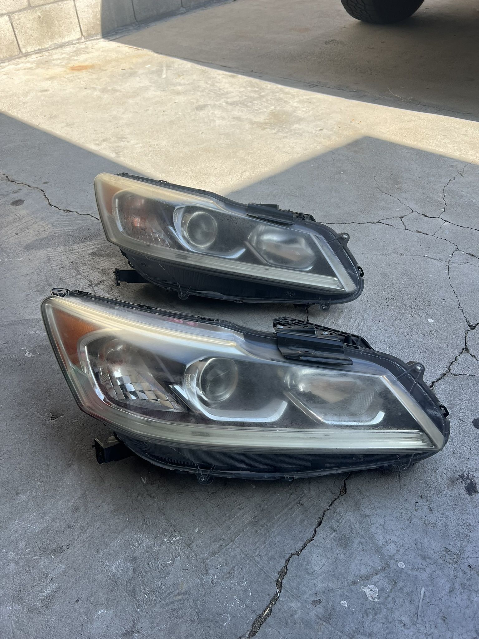2016 Honda Accord Passenger Headlight
