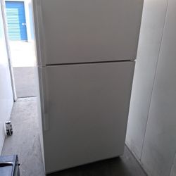 Fridge In Working Condition Delivery Available Two Months Warranty 
