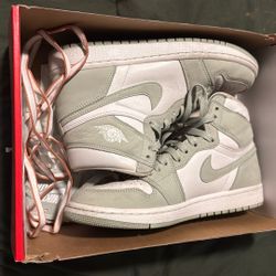 Seafoam green Jordan 1s 