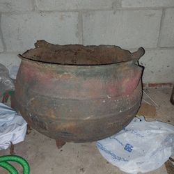 Cast Iron Kettle 